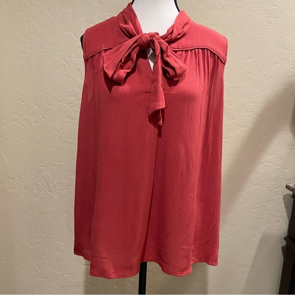 LOFT Women's Smocked Tie Neck shirt New size small